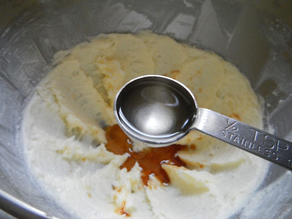 Pecan Crescent Cookie 08