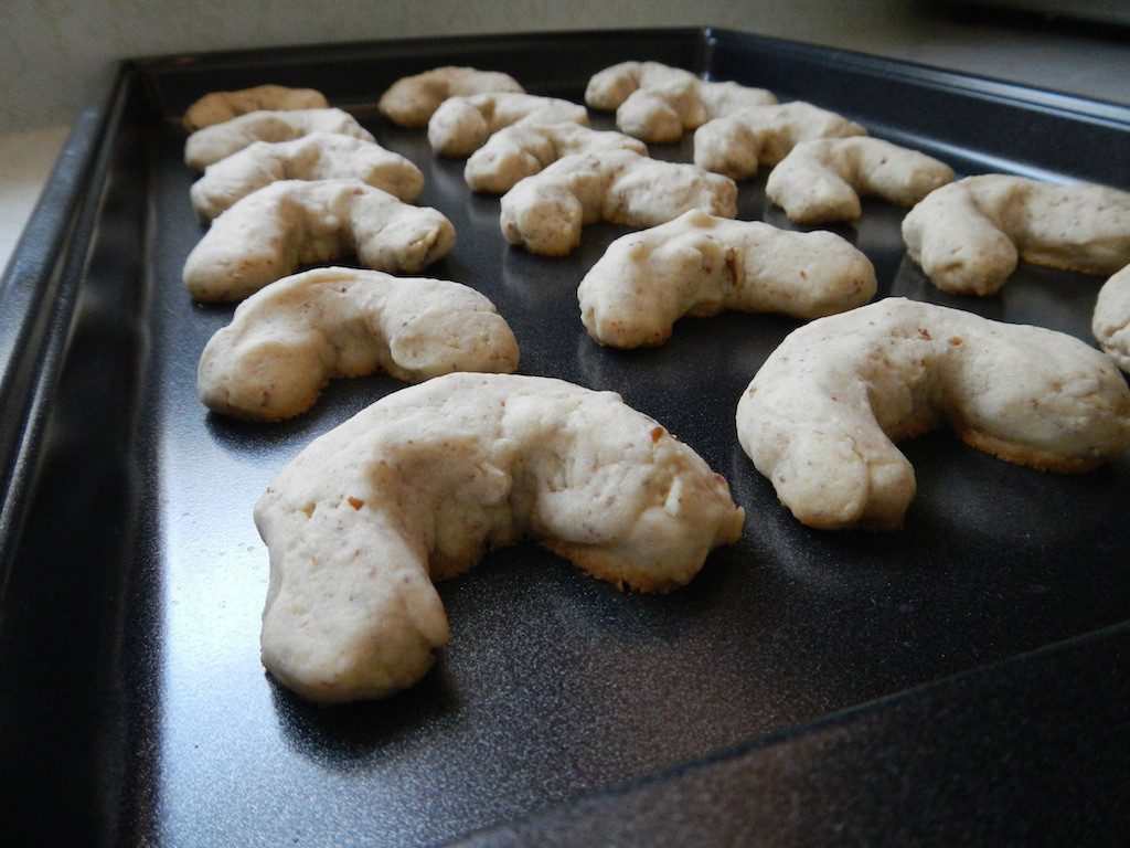 Pecan Crescent Cookie 36