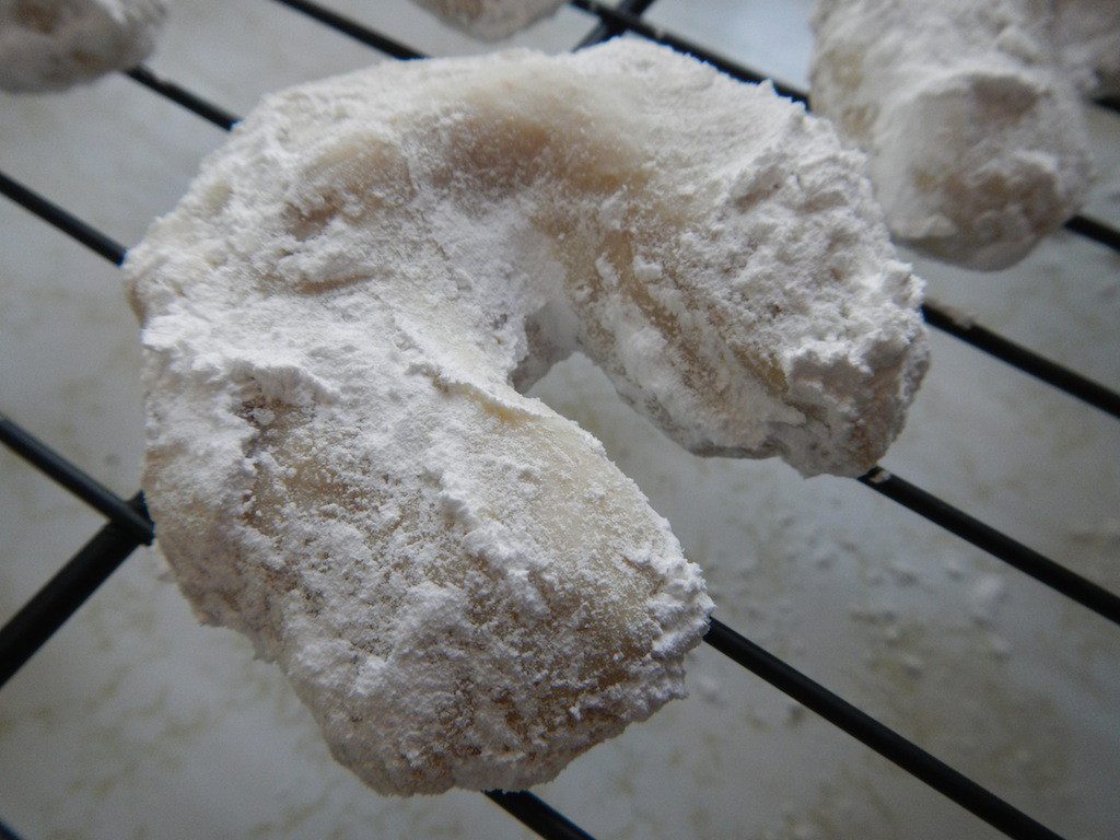 Pecan Crescent Cookie 50