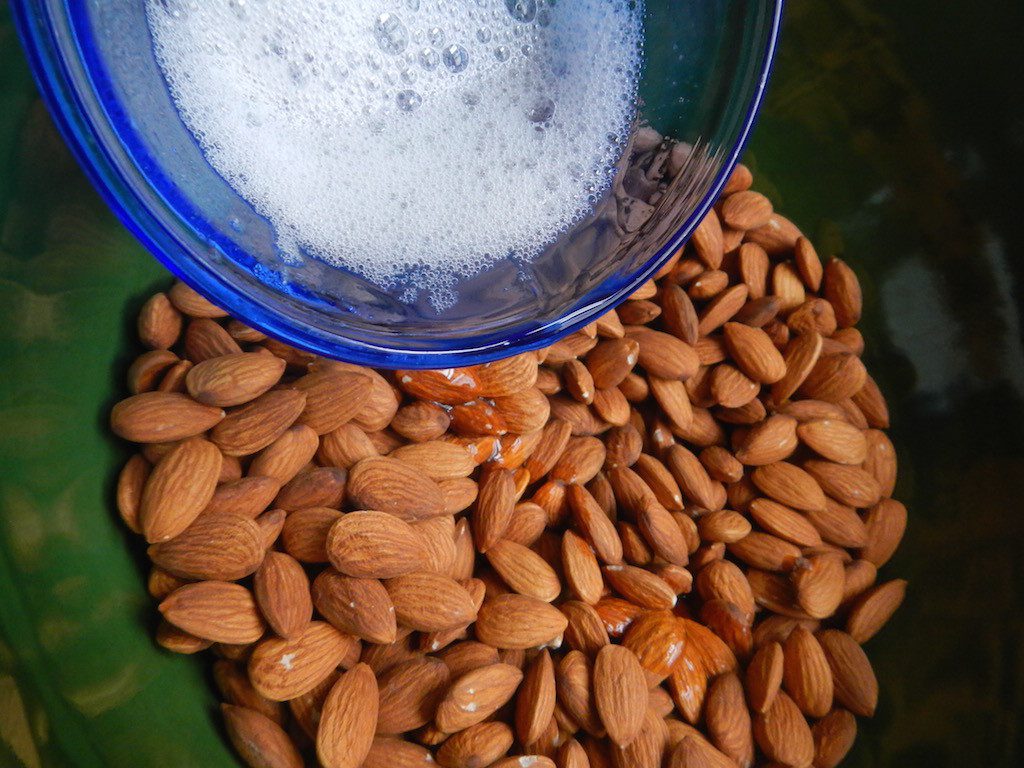 How to make cinnamon almonds