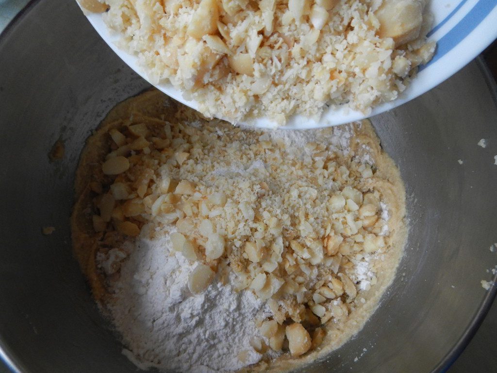 White chocolate macadamia nut cookie