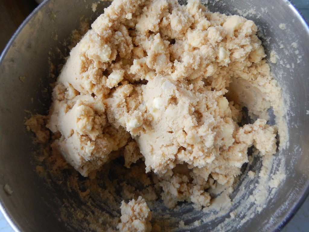 White chocolate macadamia nut cookie