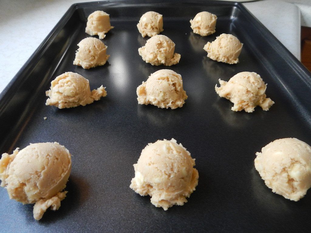 White chocolate macadamia nut cookie