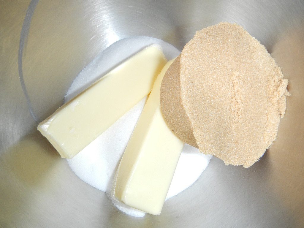 White chocolate macadamia nut cookie