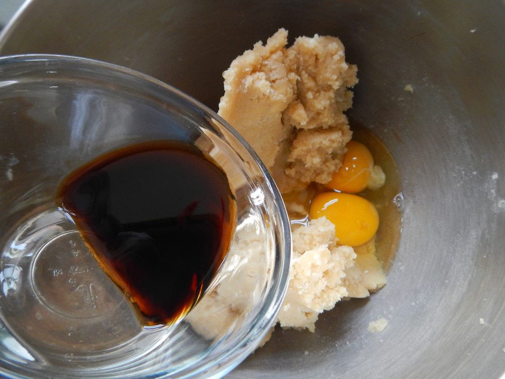 White chocolate macadamia nut cookie