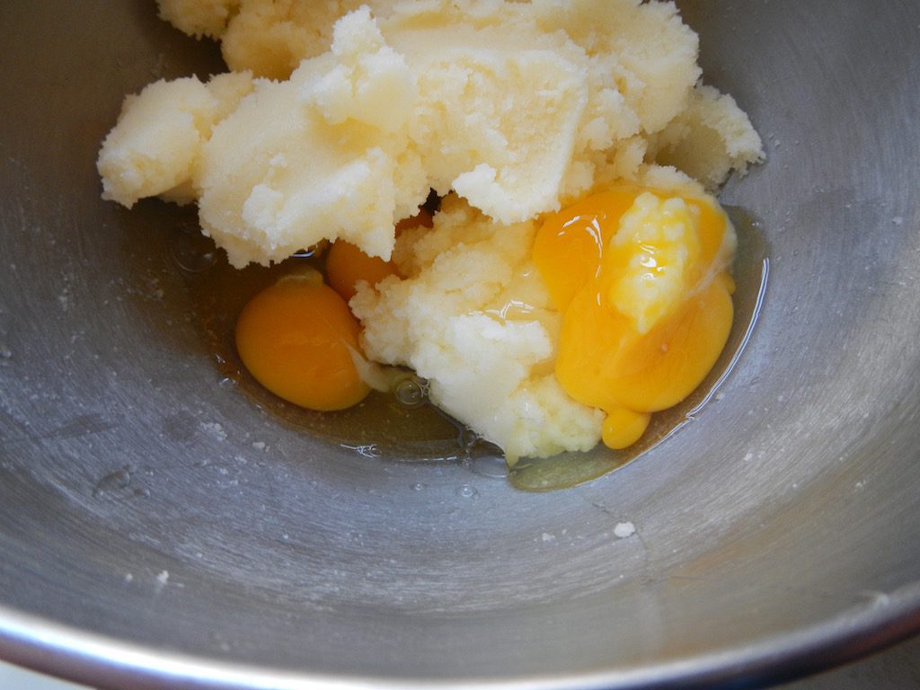 Raspberry Yogurt Cake