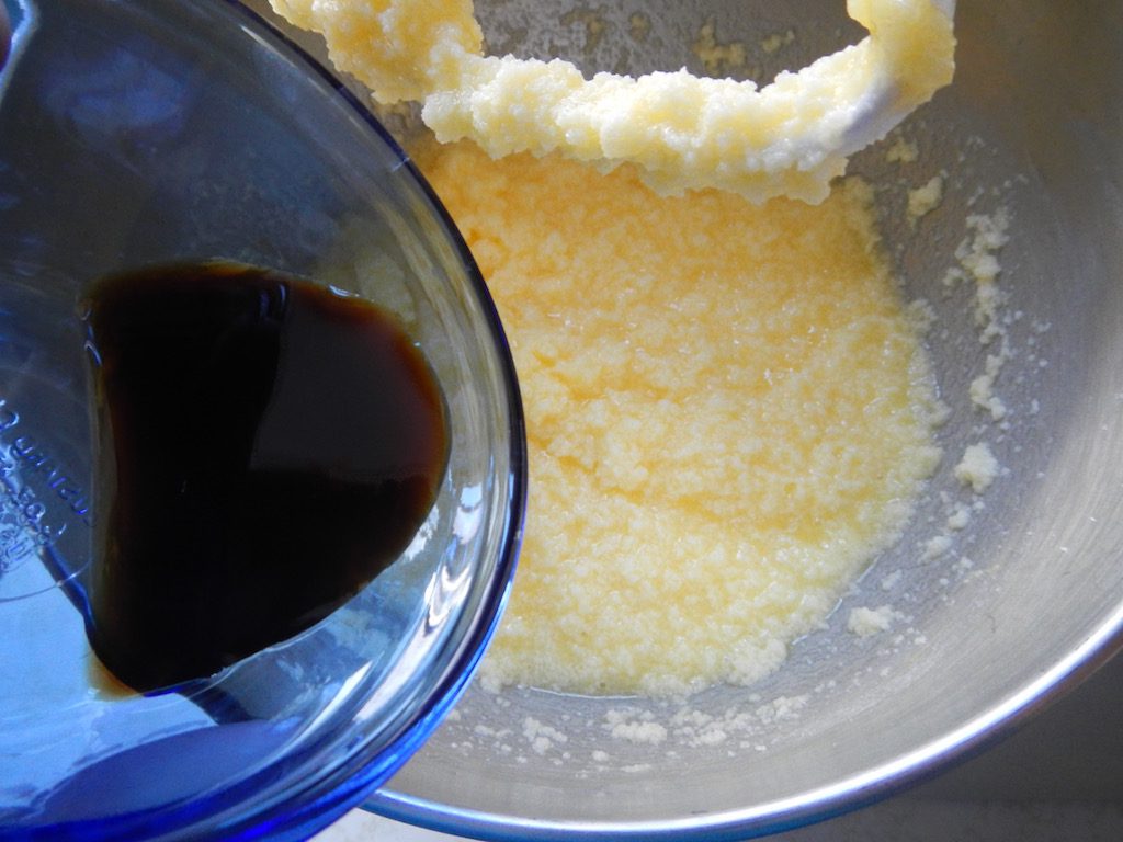 Raspberry Yogurt Cake