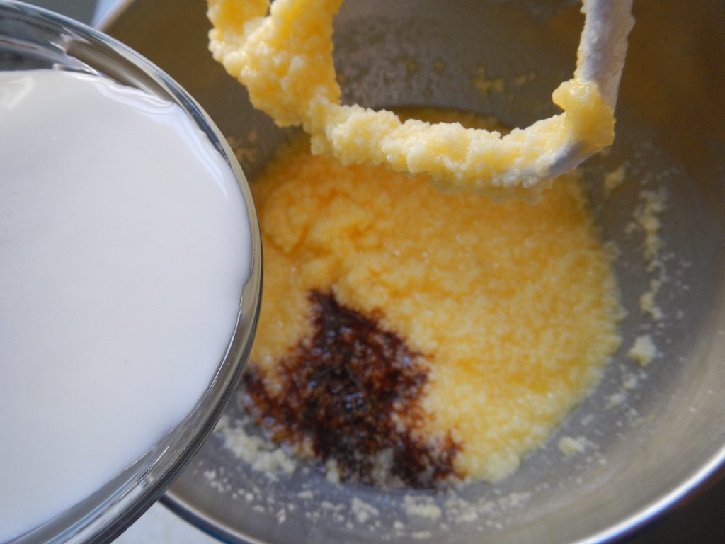 Raspberry Yogurt Cake